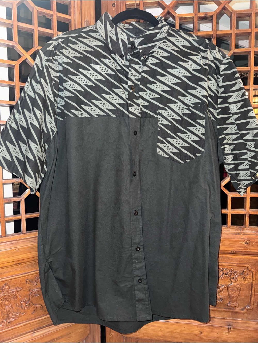 Manaola Hawaii Black Button-Down Shirt